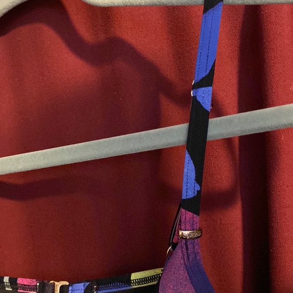 New Calvin Klein Bathing suit top. Size XL - Picture 6 of 8